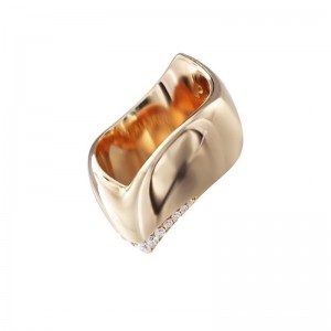 18K PINK GOLD DIAMOND TOUCH RING. 