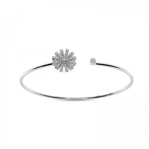 DAMIANI 18K WHITE GOLD DIAMOND MARGHERITA BRACELET 0.3820. 