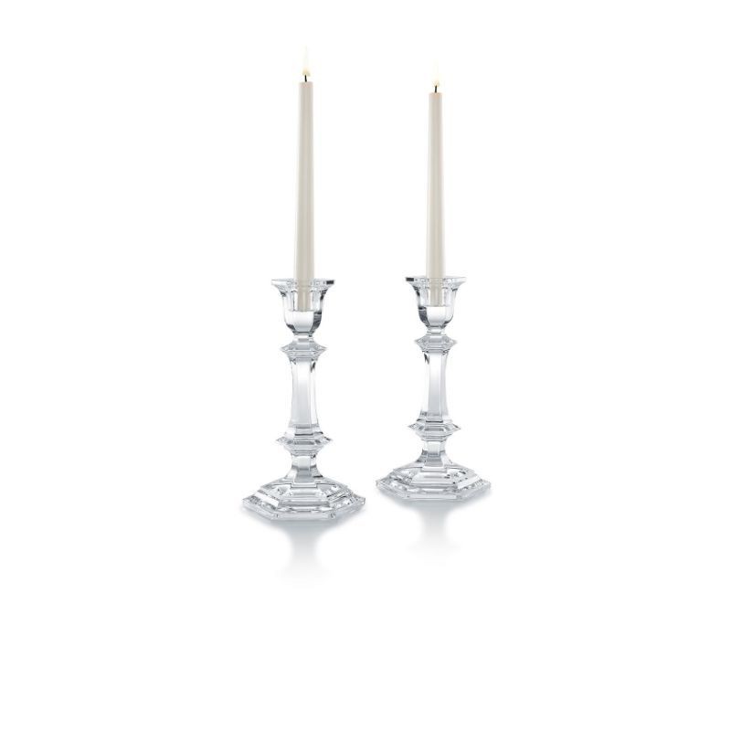 http://williambarthman.bluestar-apps.com/upload/product/HARCOURT CANDLESTICK SET/2. 